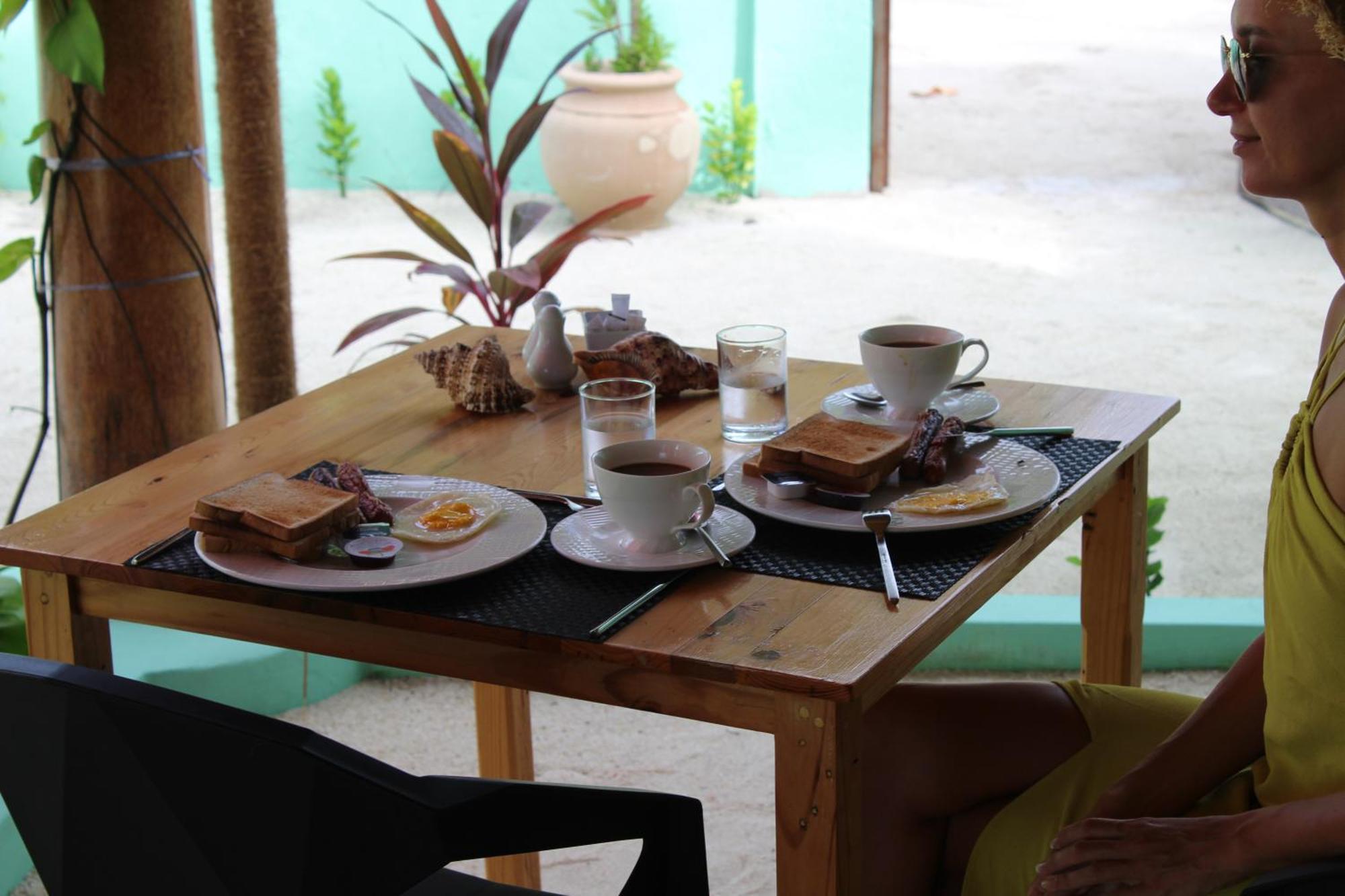 Mamello Beach Club Maldives Feridhoo Екстер'єр фото