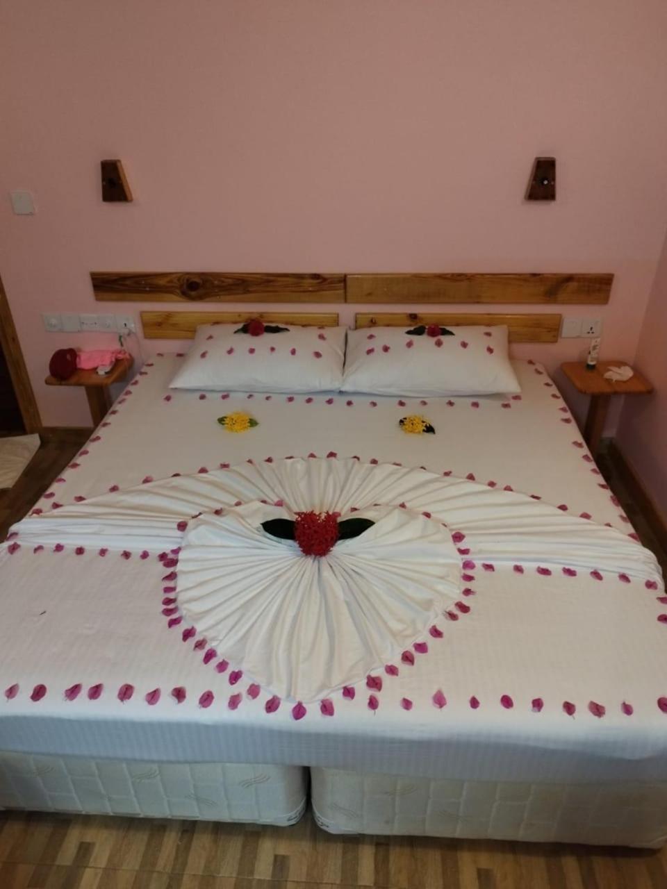 Mamello Beach Club Maldives Feridhoo Екстер'єр фото